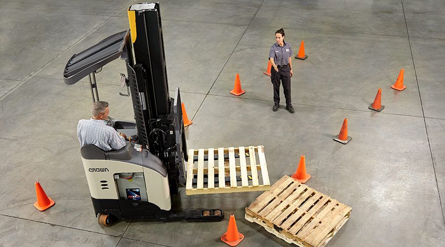 Đào tạo vận hành xe nâng (Forklift Training)