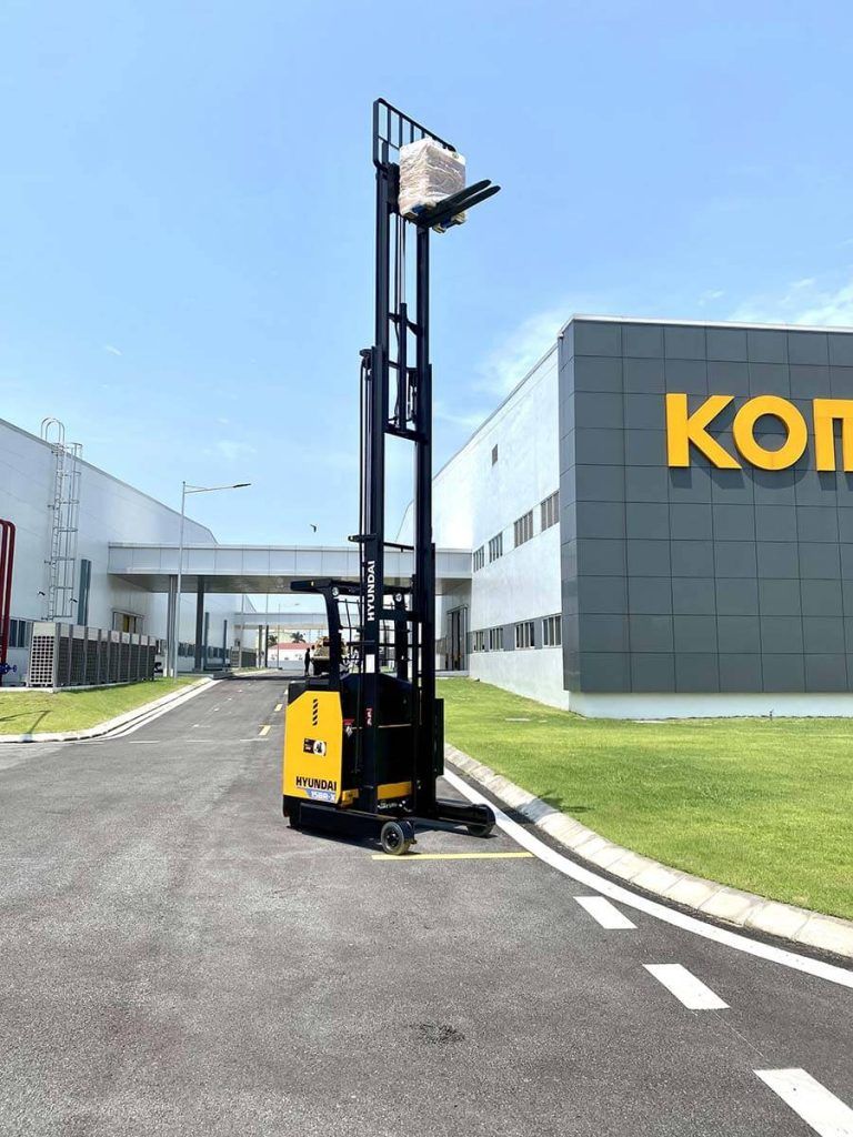 Xe nâng điện Reach Truck 1.5 tấn cao 6 mét